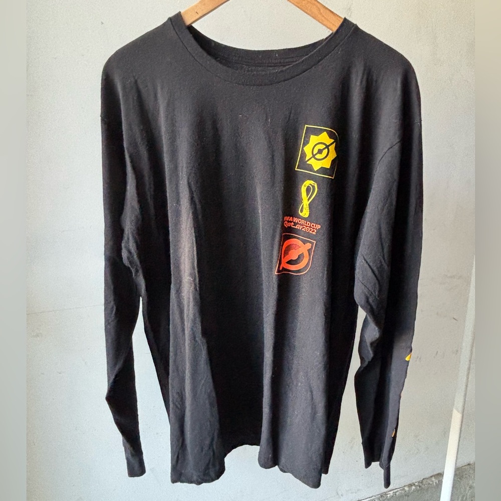 Official FIFA World Cup Qatar 2022 Long Sleeve Graphic Tee Men’s XL